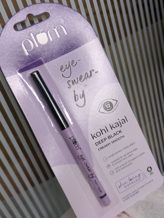 Plum%20Eye-Swear%20-By%20Kohl%20Kajal%20Deep-Black%20%200.35gm%20-%20Image%202