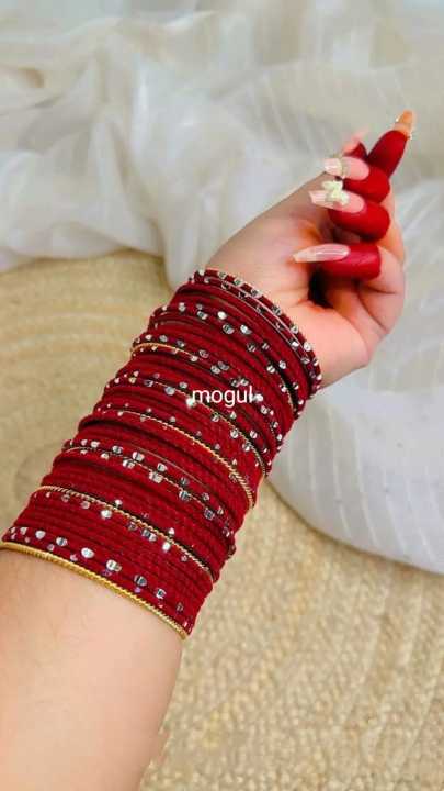 Metal%20Velvet%20bangles%20for%20woman%20multicolor%20(48%20Piece)%20-%20Image%204