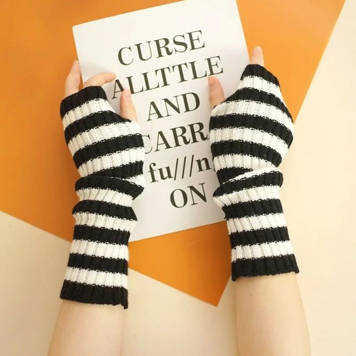 Warm%20Arm%20Warmers%20Women%20Wrist%20Elbow%20Thermal%20Glove%20Hand%20Arm%20Warmers%20Striped%20Knitted%20Woolen%20Elbow%20Mittens%20Cosplay%20Arm%20Sleeves%20-%20Image%204