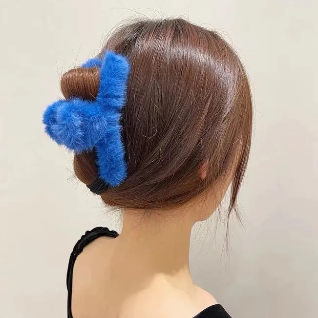 Enacolor%20%20Dongdaemun%20Furry%20Hair%20Clip%20Accessories%20Hair%20Catch%20Clamp%20Girl%20-%20Image%204