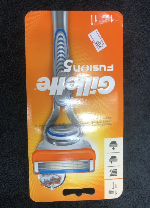 Gillette%20Fusion%205%20blades%20-%20Image%202