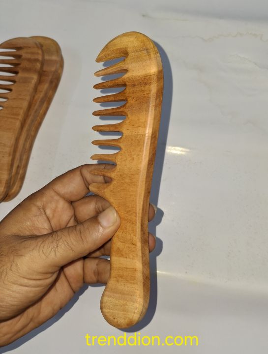 Wooden%20Hair%20Comb%20-%20Image%207