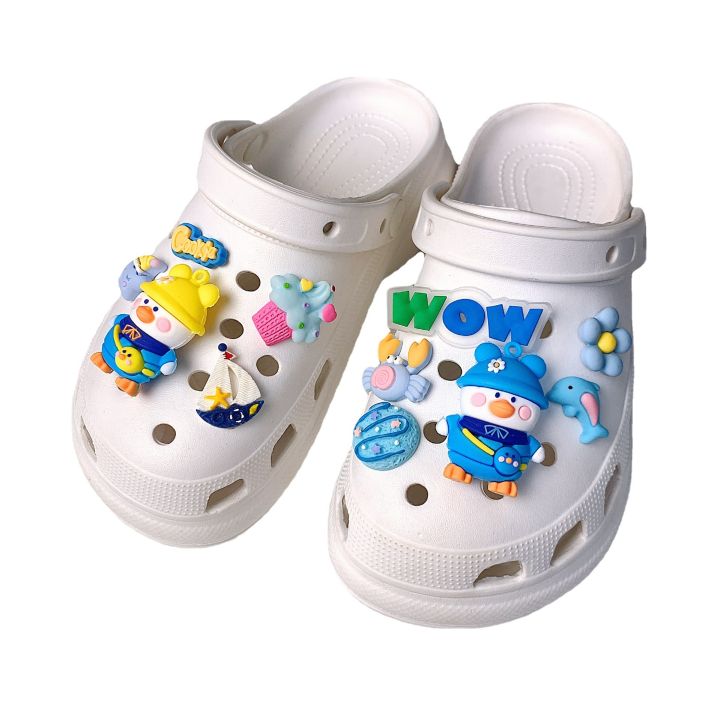 Douyin%20Xiaohongshu%20New%20Garden%20Shoes%20Crocs%20Shoes%20Buckle%20Blue%20and%20Yellow%20Penguin%20with%20Dolphin%20Set%20Crocs%20Shoes%20DIY%20Accessories%20-%20Image%205