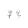 S925 sterling silver tulip stud earrings women's ins, sweet and gentle, light luxury, niche design, simple flowers, shell bead earrings.