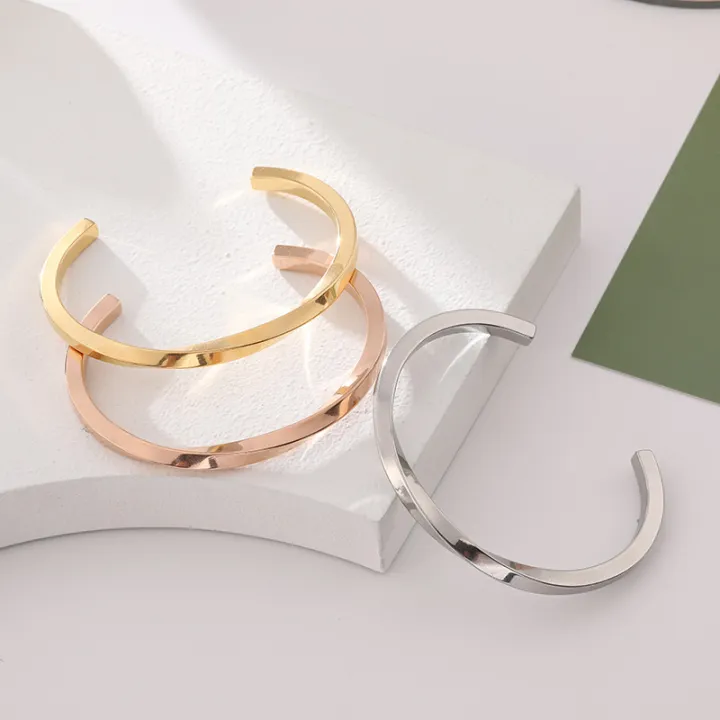 European%20and%20American%20Style%20Wire%20Diameter%20round%20Accessories%20for%20Girls%20One%20Titanium%20Steel%20Women's%20Rose%20Gold%20Japanese%20and%20Korean%20Fashionable%20Rose%20Gold%20Bracelet%20-%20Image%204