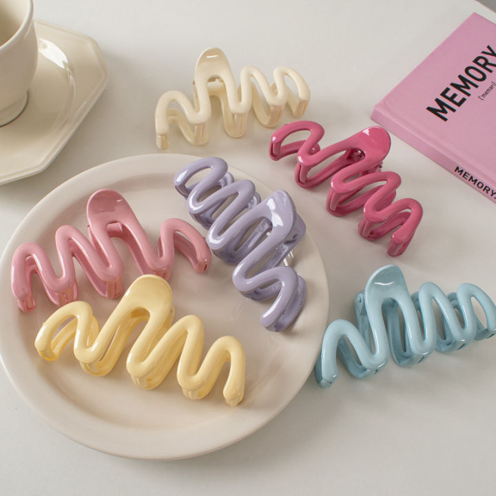 Dopamine%20Creamy%20Color%20Geometry%20Wave%20Line%20Back%20Head%20Hair%20Claw%20Hair%20Claw%20Clip%20MIO%20Super%20Store%20-%20Image%202