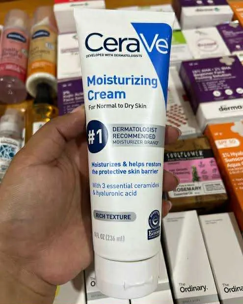 Cerave%20-%20Moisturizing%20Cream%20236ml%20(For%20Normal%20To%20Dry%20Skin)%20236ml%20-%20Image%204
