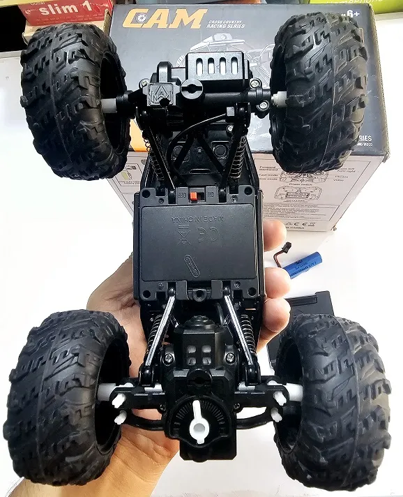 RC%20Cars%20Remote%20Control%20with%20Camera%202.4G%20RC%20Climbing%20Car%20-%20Image%208