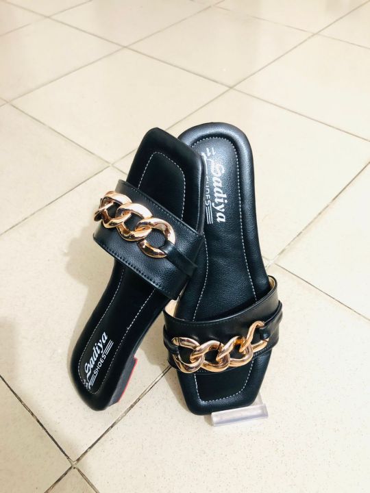 Girls%20Flat%20Casual%20Chain%20Design%20Slippers%20Sandals%20-%20Ladies%20Slim%20Shoes%20-%20Womens%20Fashionable%20Slips%20On-%20Chain%20Slipper%20-%20Image%206