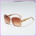 Frameless Sunglasses For Woman Summer Gradient UV Protection Sunglasses With Diamonds Vintage Personality Sun Glasses. 