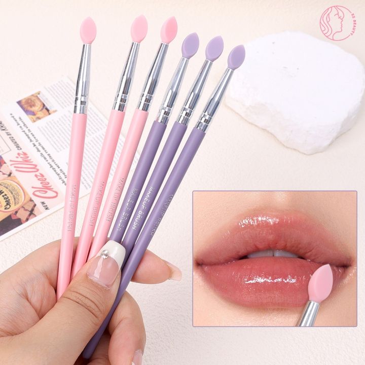 【Top-Rated Product】 Claic Lip Care Wooden Mini Lip Bruh Tool Girl Eye hadow Applicator Concealer ilicone Makeup Bruhe