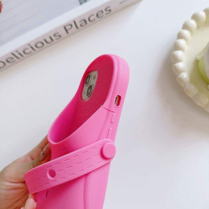 3D%20Funny%20DIY%20Holes%20Crocs%20Toes%20Charms%20Slippers%20Summer%20Soft%20Silicorelaxne%20Phone%20Case%20for%20iPhone%2011%2012%2013%2014%2015%20Pro%20Max%20Breathable%20Cover%20-%20Image%204
