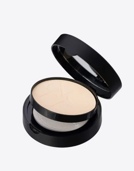 Note%20Luminous%20Silk%20Compact%20Powder%2001%20Beige%20-%20Image%204