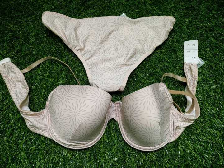 Fashoinable%20Foam%20Bra%20and%20Panty%20Set%20For%20Women%20-%20Image%204
