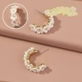 【GuangDa Girls' Earrings Korean Ins Net Red Trendy New Earrings C-shaped Pearl White 6 Flowers Fresh and Versatile Fashion Accessories Earings for Women. 