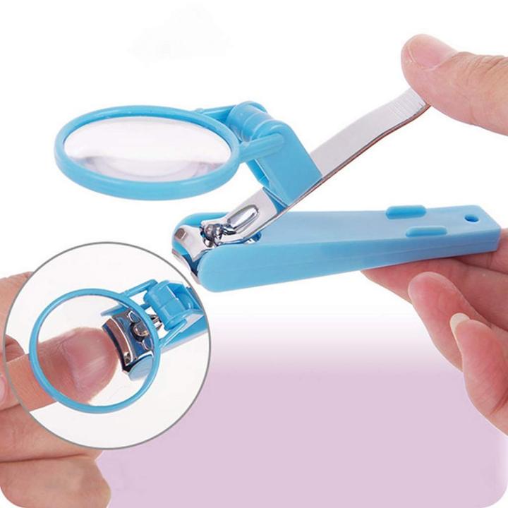Nail%20Cutter%20with%20Magnifying%20Glass%20-%20Image%203