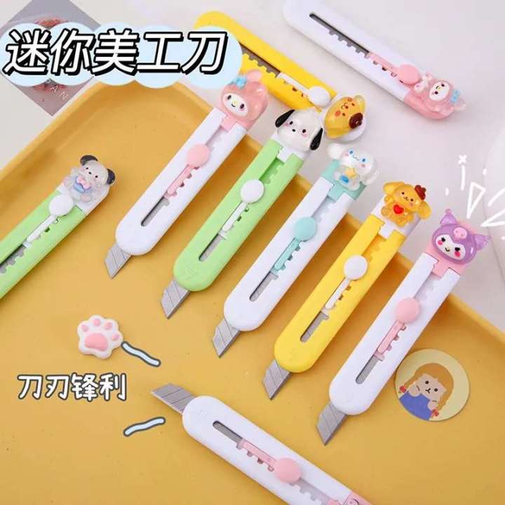 Premium%20Quality%20Cute%20Cartoon%20Mini%20Portable%20Cutter%20-%20Image%204