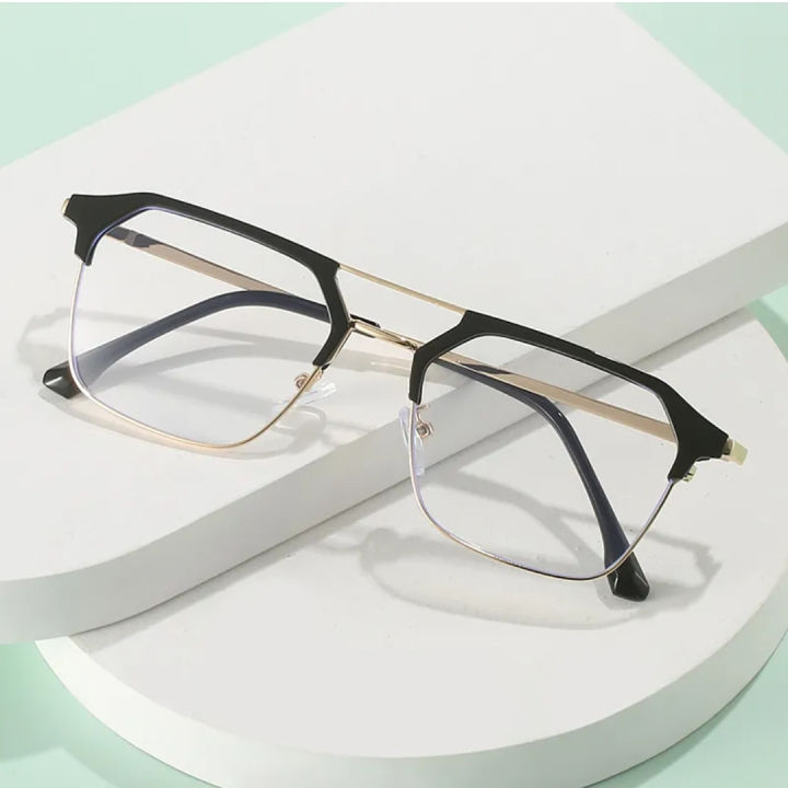 Blue%20Ray%20Cut%20Glass%20for%20Men%20-%20Transparent%20Lens,%20Metal%20Frame,%20Gold%20&%20Silver%20Colors,%20Suitable%20for%20Mobile,%20TV,%20Laptop%20Use%20-%20Image%204