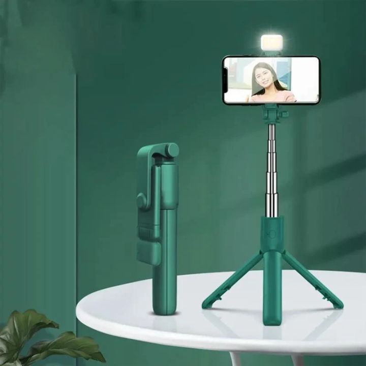 R1S%20Adjustable%204%20in%201%20Multifunctional%20Monopod%20Selfie%20Stick%20&%20Tripod%20with%20Selfie%20Light%20&%20Wireless%20Bluetooth%20Remote%20Control%20-%20Selfie%20Stick%20-%20Image%208