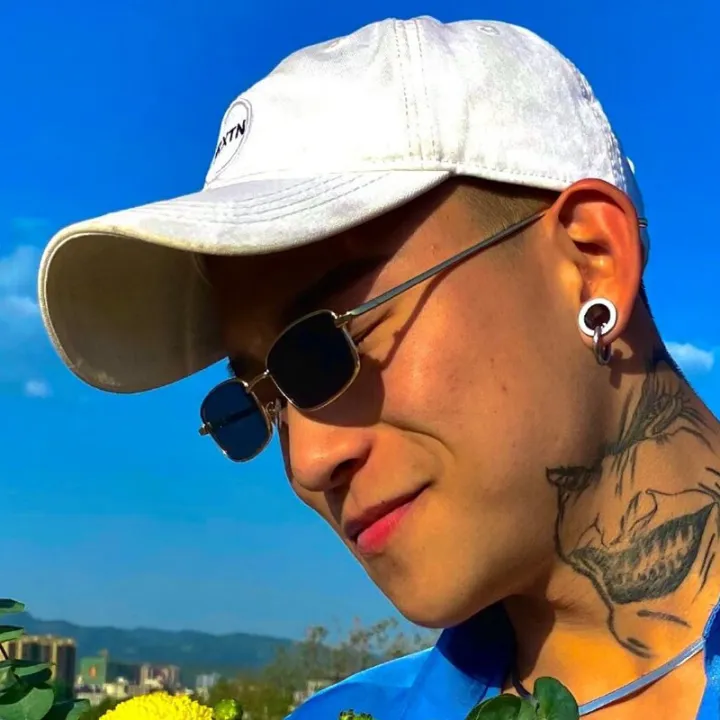 New%202024%20Korean%20Small%20Metal%20Square%20Frame%20Sunglasses%20for%20Male%20Accessories%20-%20Image%202
