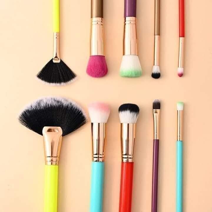 Kabuki%20Ultra%20Soft%20Makeup%20Brushes%20Set%20of%2010%20Pieces%20Brush%20Colorful%20Multicolor%20Makeup%20Brush%20-%20Image%202