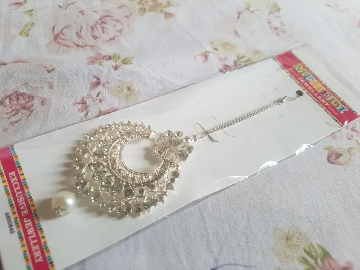 Stone%20Setting%20Womans%20Fashionable%20Tikli%20-%20Silver%20-%20Image%202