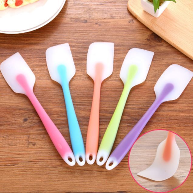 Silicon%20Spoon%20For%20Nonstick%20Pots%20-%20Gentle%20Utensil%20For%20Nonstick%20Cookware%20-%20Protect%20Your%20Kitchenware%20-%20Image%204