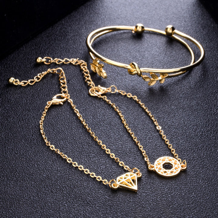 New%20Trendy%20Fashionable%204Pcs/%20Set%20Women%20Simple%20Design%20Gold%20Plated%20Chain%20Bracelet%20for%20Girls%20Simple%20Stylish%20/%20Bracelets%20for%20Women%20-%20Image%205