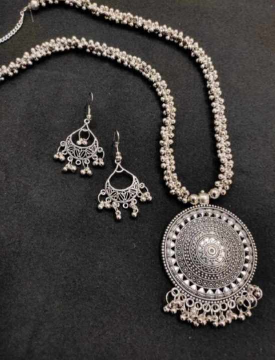 Trendy%20Women's%20Sita%20Necklace%20Set%20for%20Party%20and%20Special%20Occasions%20-%20Image%207