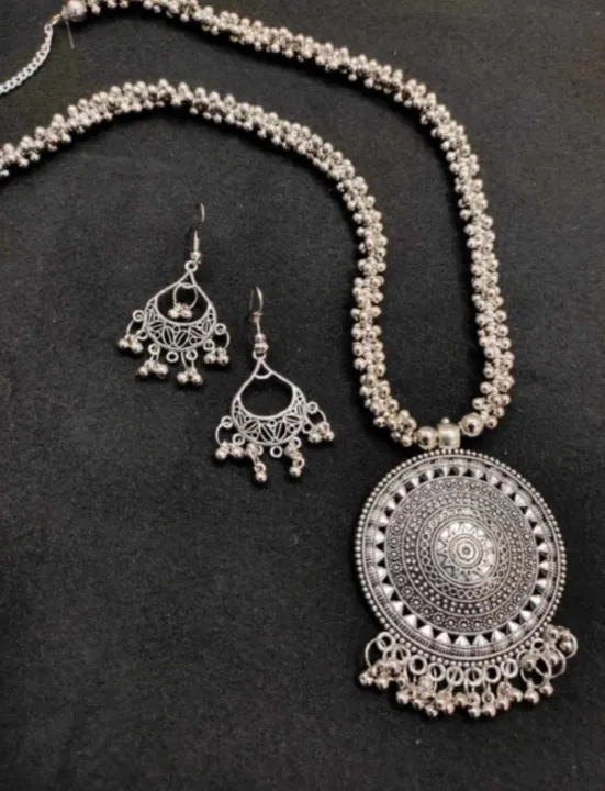 Trendy%20Women's%20Sita%20Necklace%20Set%20for%20Party%20and%20Special%20Occasions%20-%20Image%207