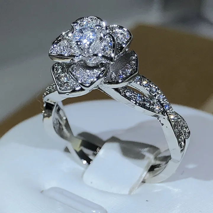 925%20Sterling%20Silver%20InterTwined%20Three-Dimensional%20Rose%20Ring%20White%20Zircon%20Full%20Diamond%20Ring%20Ladies%20Temperament%20Elegant%20Jewelry%20-%20Image%204