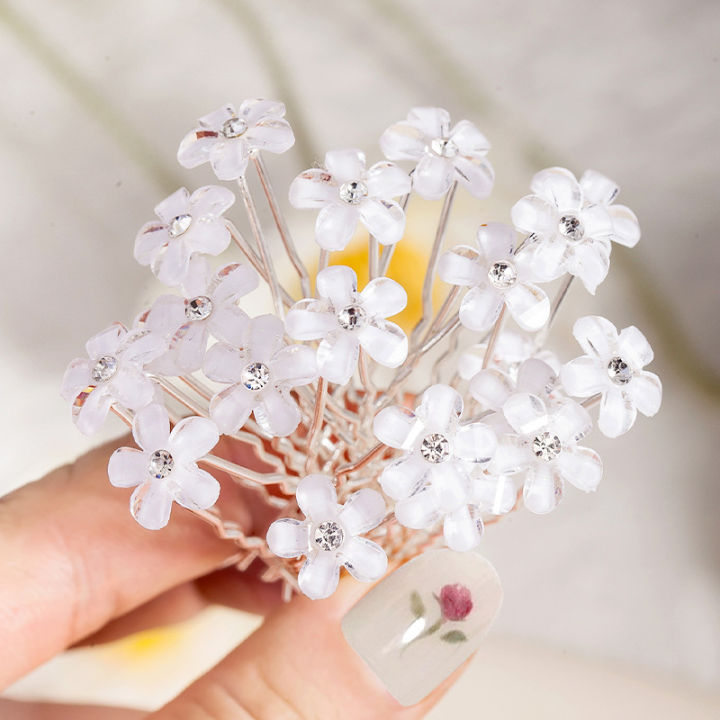 European%20and%20American%20brides%20embellished%20with%20pearl%20small%20hairpins,%20headdresses,%20dresses,%20messy%20hair,%20U-shaped%20hairpins,%20modeling%20accessories%20set%20-%20Image%204