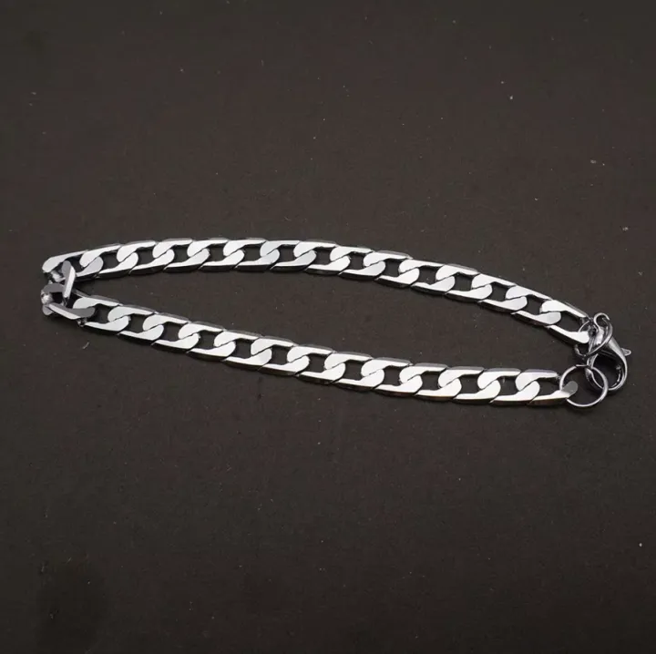 Silver%20Metal%20Bracelet%20For%20Men%20-%20Image%204