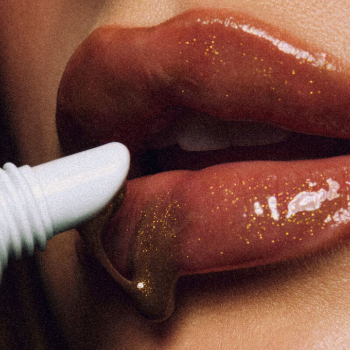 Rhode%20Peptide%20Lip%20Tint%20Cinnamon%20Roll%2010ML%20-%20Image%205