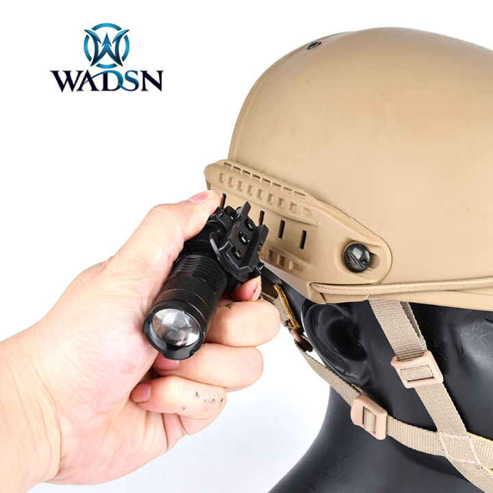 WADSN%20Tactical%20Flashlight%20FAST%20Helmet%20Guide%20light%20Safety%20Flashing%20For%20Bike%20Night%20lighting%20Sports%20Driving%20Helmet%20Signal%20Lamp%20-%20Image%202