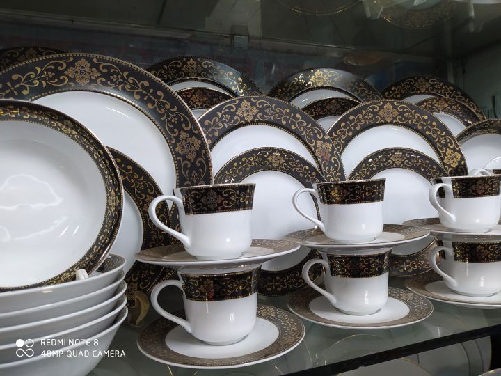 32%20Pcs%20Exclusive%20Dinner%20Set%20Gift%20And%20Home%20Decoration%20-%20Image%202