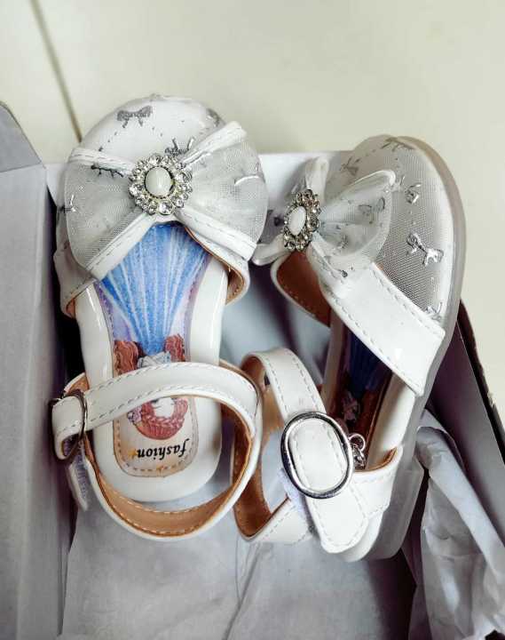 Kids%20princess%20sandals%20%20summer%20new%20baby%20ISA%20girls%20fashion%20bow%20soft%20soled%20anti%20slip%20beach%20shoes%20-%20Image%207