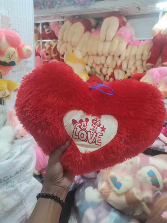Valentine%20I%20love%20you%20Heart%20Shape%20Pillow%20-%20Image%202