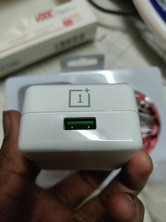 Dash%20Charger%20Super%20Flash%20Fast%20Charger%20For%20One%20Plus%20With%20Type%20C%20Cable%201M/%203%20Feet%20-%20Charger%20-%20Image%207