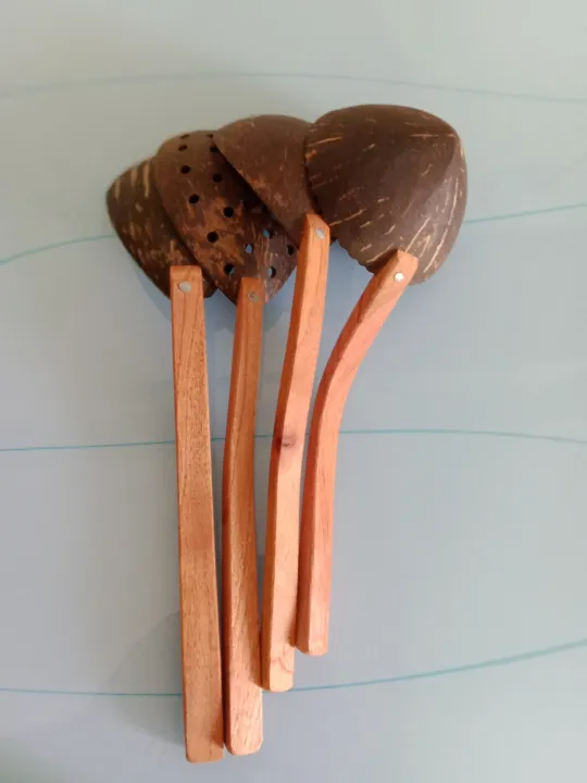 Handmade%20Coconut%20Shell%20Kitchen%20Spoons%204%20Pieces%20Set%20-%20Image%203