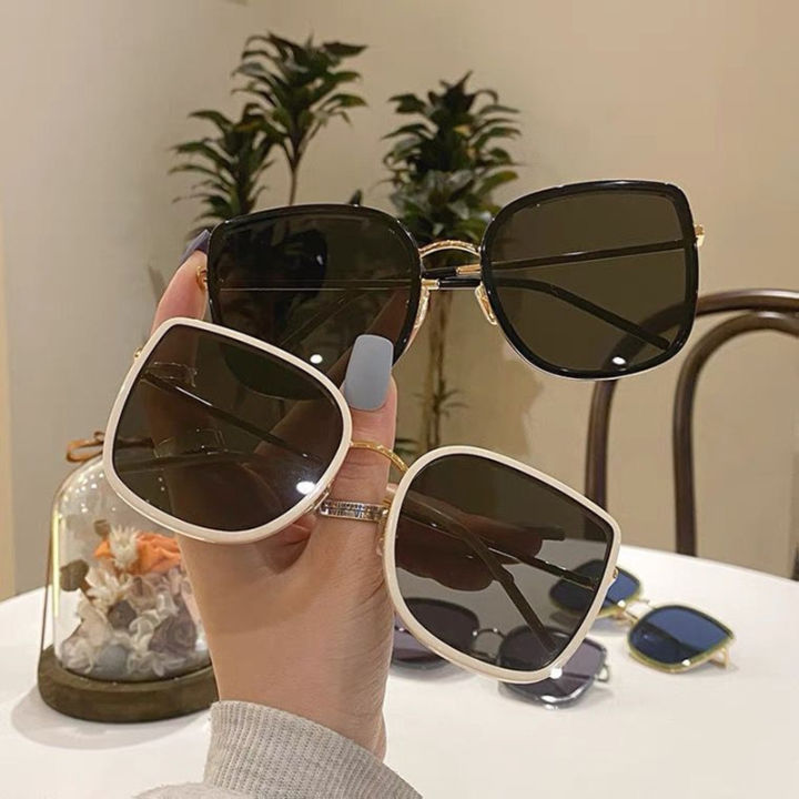 Fashion%20Women%20Sunglasses%20Vintage%20Metal%20Large%20Frame%20UV400%20Protection%20Men%20Polarized%20Glasses%20for%20Girls%20-%20Image%202