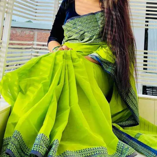 Cotton%20Saree%20For%20Women%20-%20Light%20Green%20Color%20-%20Comfortable%20to%20wear%20-%20Perefct%20For%20All%20Seasons%20and%20Occasions%20-%20Image%205