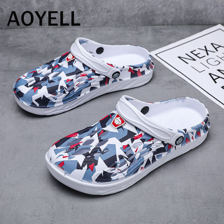 New Sandals for Men Korean Fashion Beach Hole Shoes Casual Crocs Sandal Summer Slipper Rubber