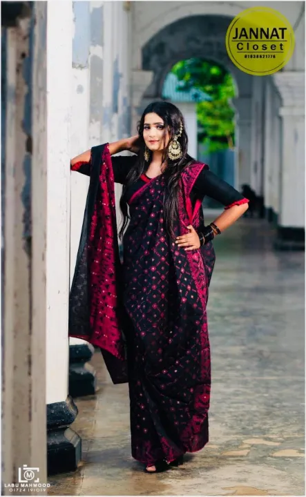Jamdani%20Cotton%20Saree%20For%20Women%20-%20Merun%20and%20Pnk%20-%20Perfect%20For%20All%20Seasons%20and%20Occasions%20-%20Image%203
