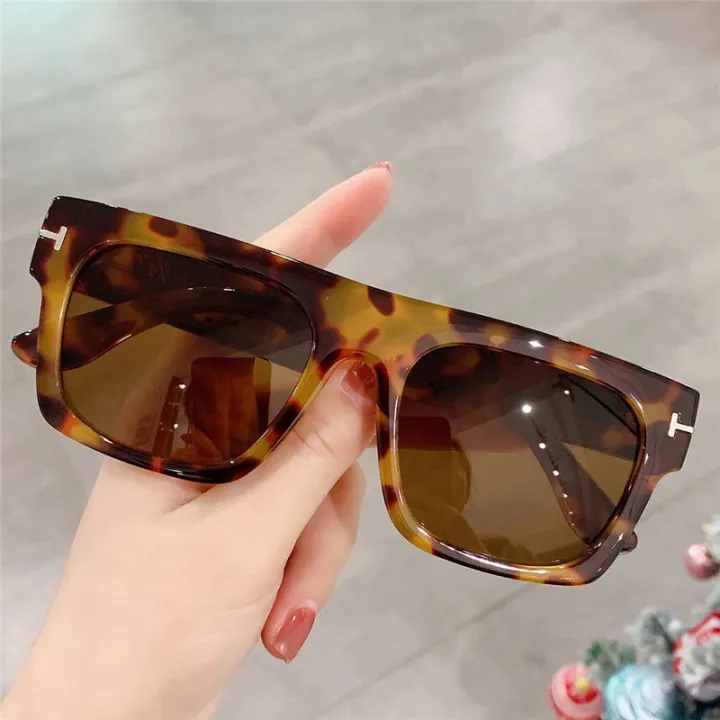 Oversized%20Square%20Sunglasses%20For%20Men%20Vintage%20Flat%20Top%20Sun%20Glasses%202022%20Fashion%20Women's%20Sunglass%20Luxury%20Brand%20Designer%20Tom%20Eyewear%20PCardiaCP%20-%20Image%206
