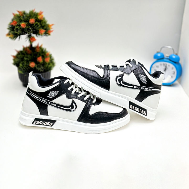 Hot%20Collection%20Stylish%20and%20Fashionable%20Low%20Top%20Summer%20and%20Winter%20Exclusive%20Converse%20Sneakers%20for%20Men%20-%20Comfortable%20and%20Suitable%20for%20All%20Seasons%20-%20Image%204