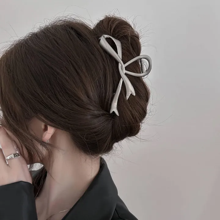 Metal%20Bow%20Hair%20Claw%20Chic%20Advanced%20Personalised%20Bow%20Knot%20Shark%20Clip%20Vintage%20Ribbon%20Shape%20Claw%20Clip%20for%20Hair%20Styling%20Women's%20Fashion%20Hair%20Management%20Style%20Tool%20Accessorizing%20-%20Image%208