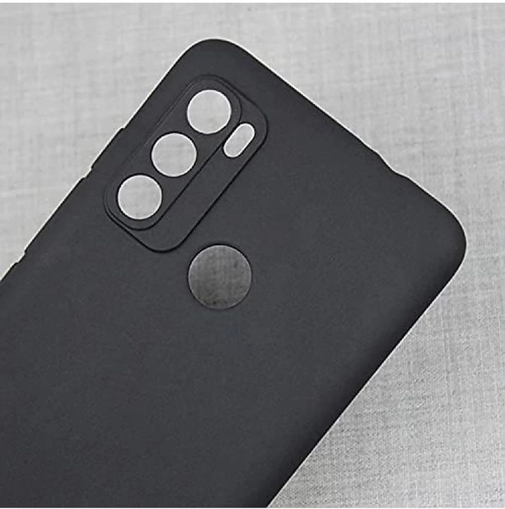 Motorola%20Moto%20G31,%20Slim%20Fit%20Silky%20And%20Soft%20Touch%20Finish%20Silicone%20Matte%20Finish%20TPU%20-%20Black%20(With%20Logo)%20-%20Image%203