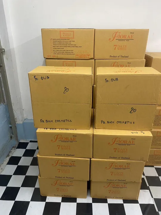 FIORAE%20PAPAYA%20&%20GLUTA%20PLUS%20KOJIC%20WHITENING%20SOAP%20165g.%20-%20Image%204