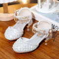 Girls princess shoes with soft soles, white pearl dress, flower children's shoes, little girl runway show, crystal high heels. 
